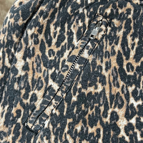 Sincerely Jules Leopard Joggers - Picture 5 of 7
